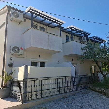 Martina Guest House 波雷奇 外观 照片